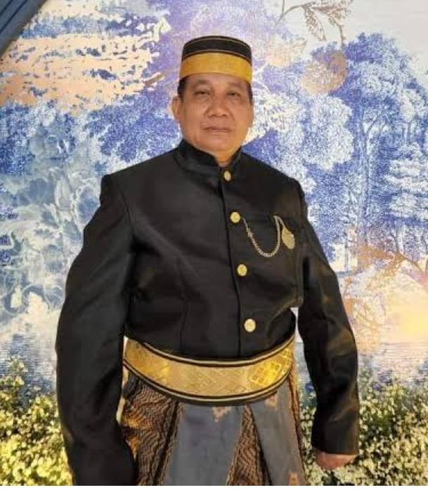 Xotinimni uxlayotganida eshakdan sikdim.